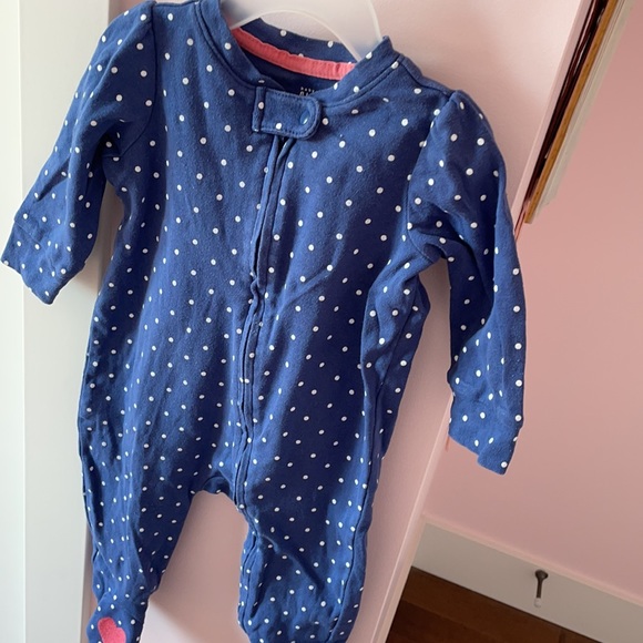 6-9 months baby gap sleeper / pajama - Picture 3 of 4